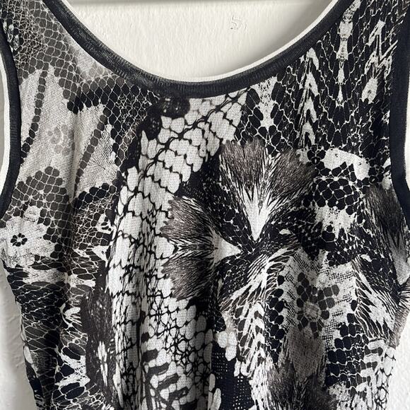 Fuzzi sleeveless top. Size XL - Picture 3 of 5